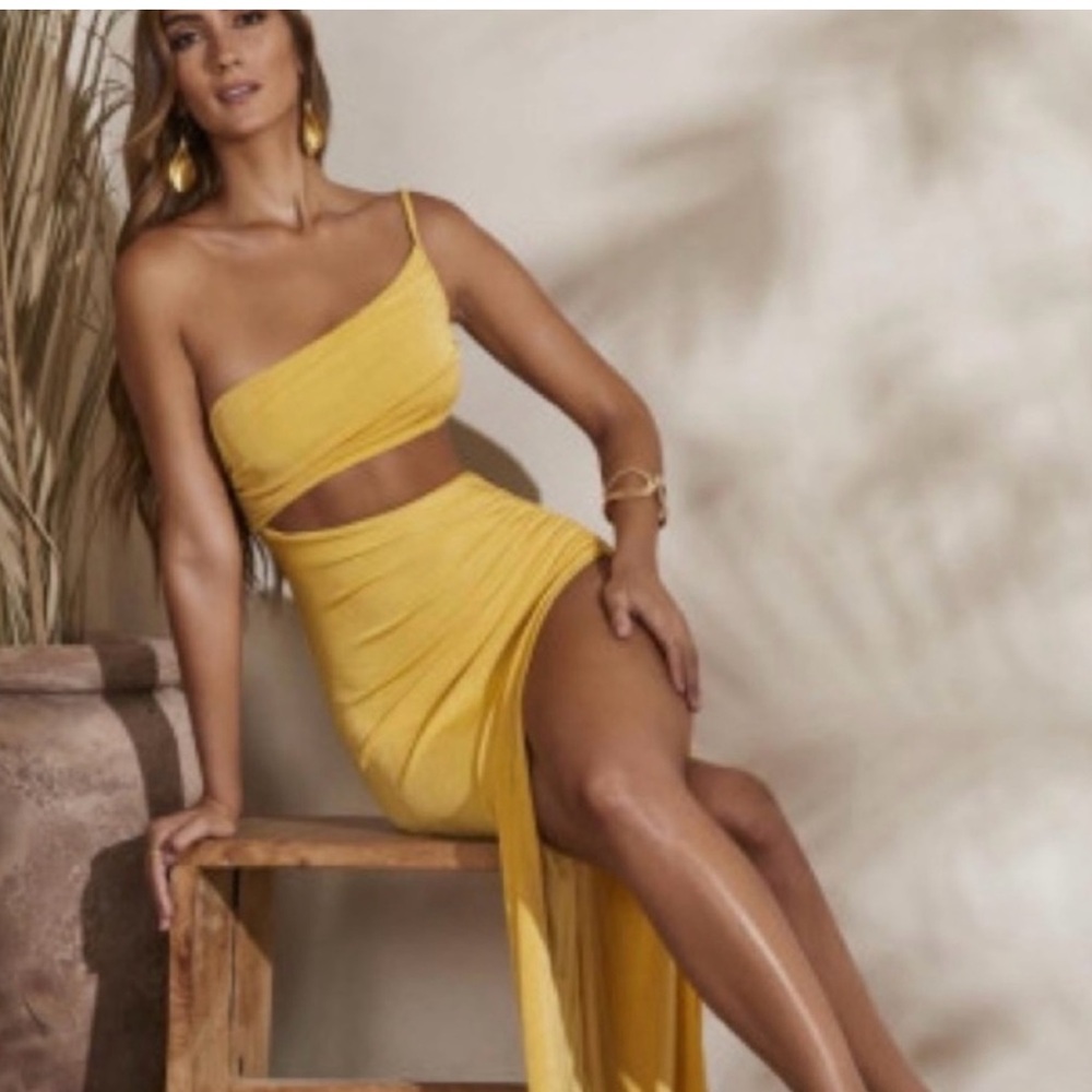 Oh Polly Yellow One-Shoulder Cutout Maxi Dress